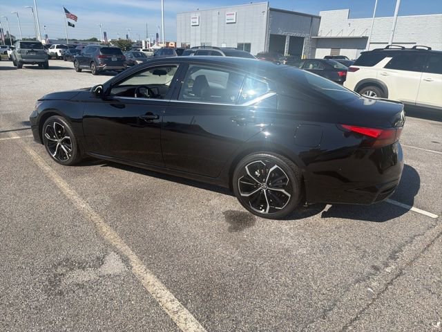 Used 2025 Nissan Altima 2.5 SR FWD image 19