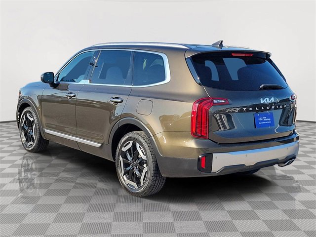 Used 2023 Kia Telluride S image 3