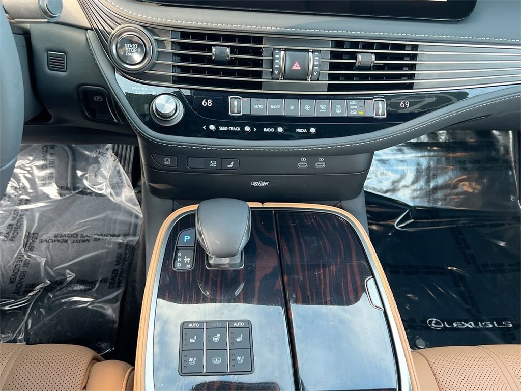 Certified 2025 Lexus LS 500 image 17