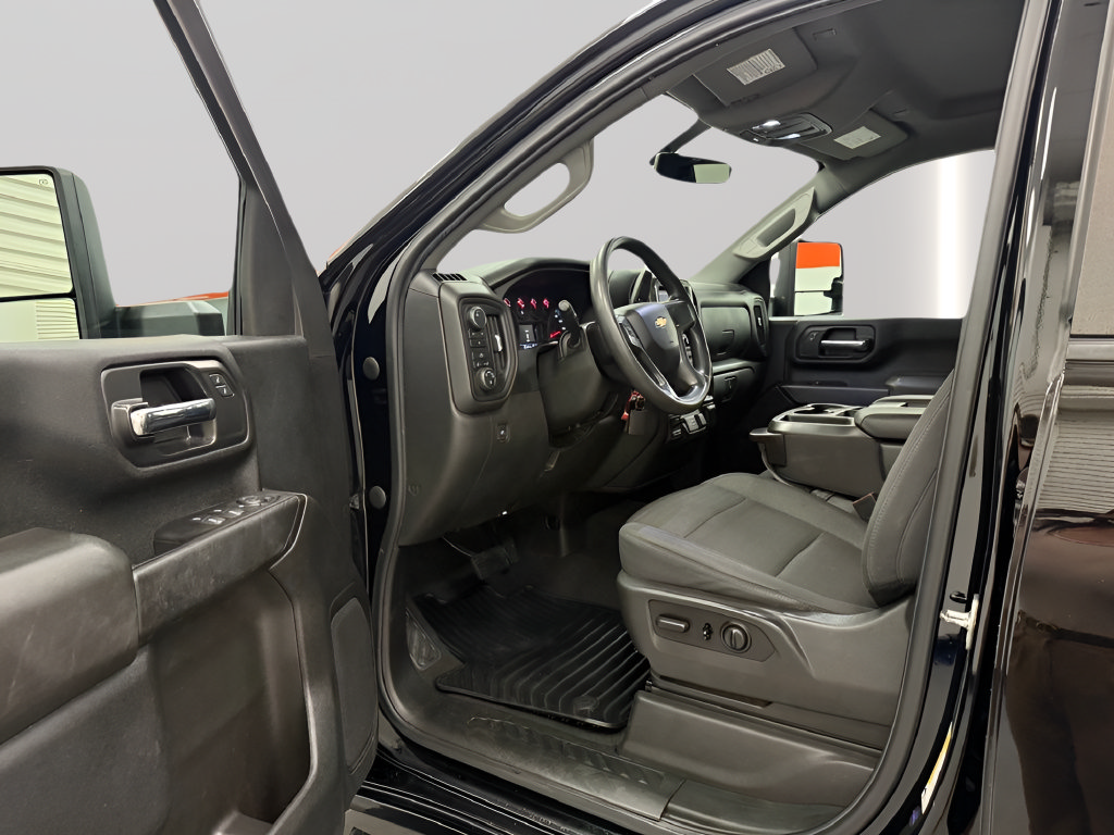Used 2022 Chevrolet Silverado 2500 Custom w/ Custom Convenience Package AWD/4WD image 9