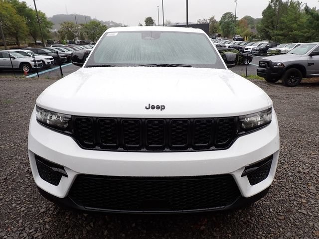 New 2025 Jeep Grand Cherokee Limited w/ Black Appearance Package AWD/4WD image 10