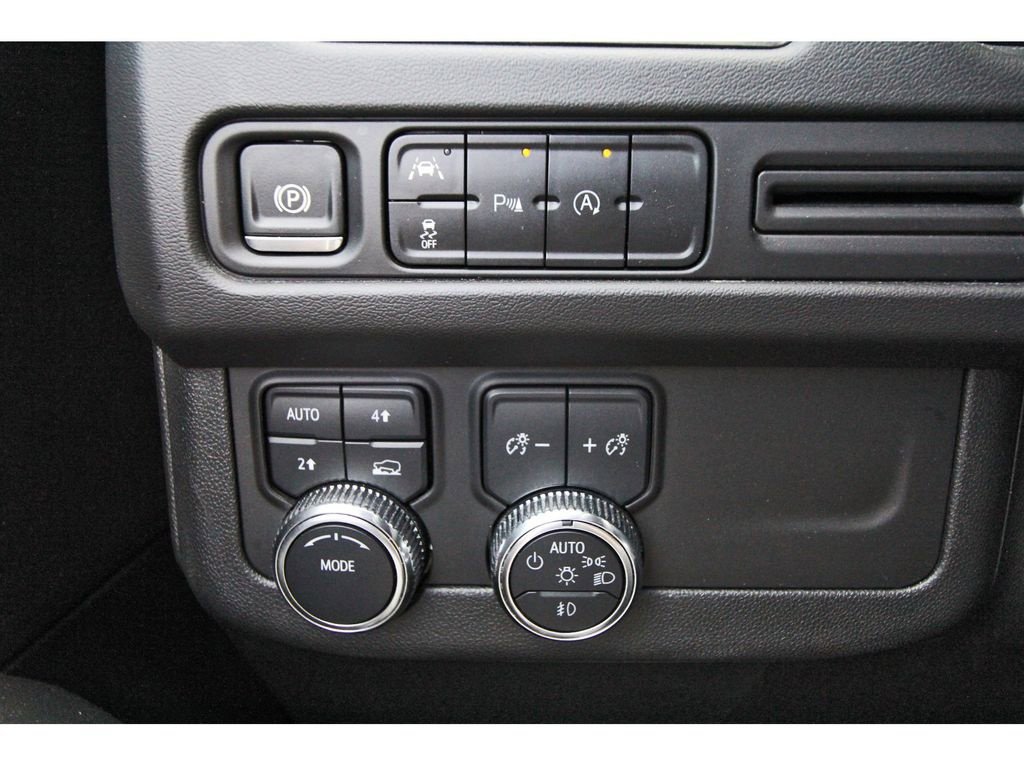 Used 2024 GMC Yukon SLT image 18