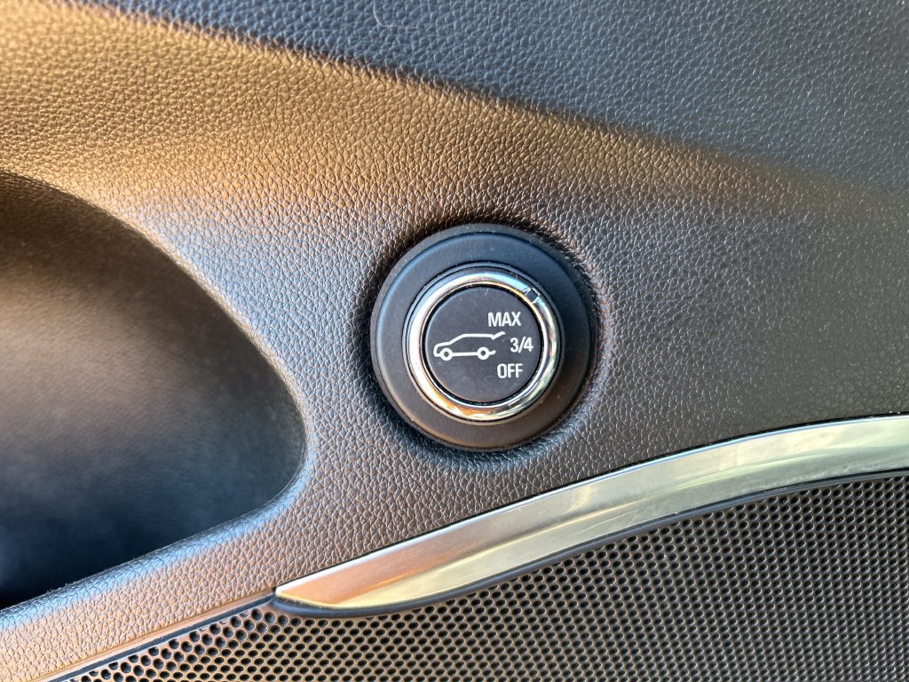 Used 2023 Buick Enclave Essence AWD/4WD image 21