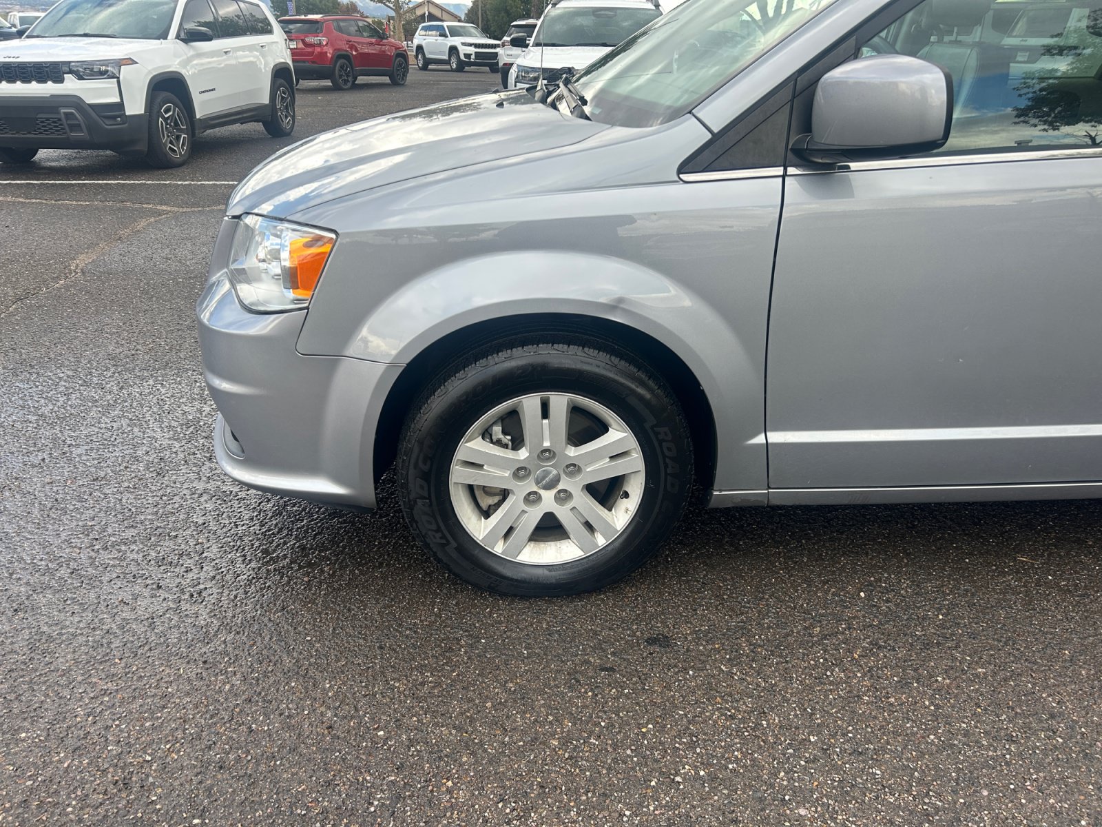 Used 2019 Dodge Grand Caravan SXT FWD image 26