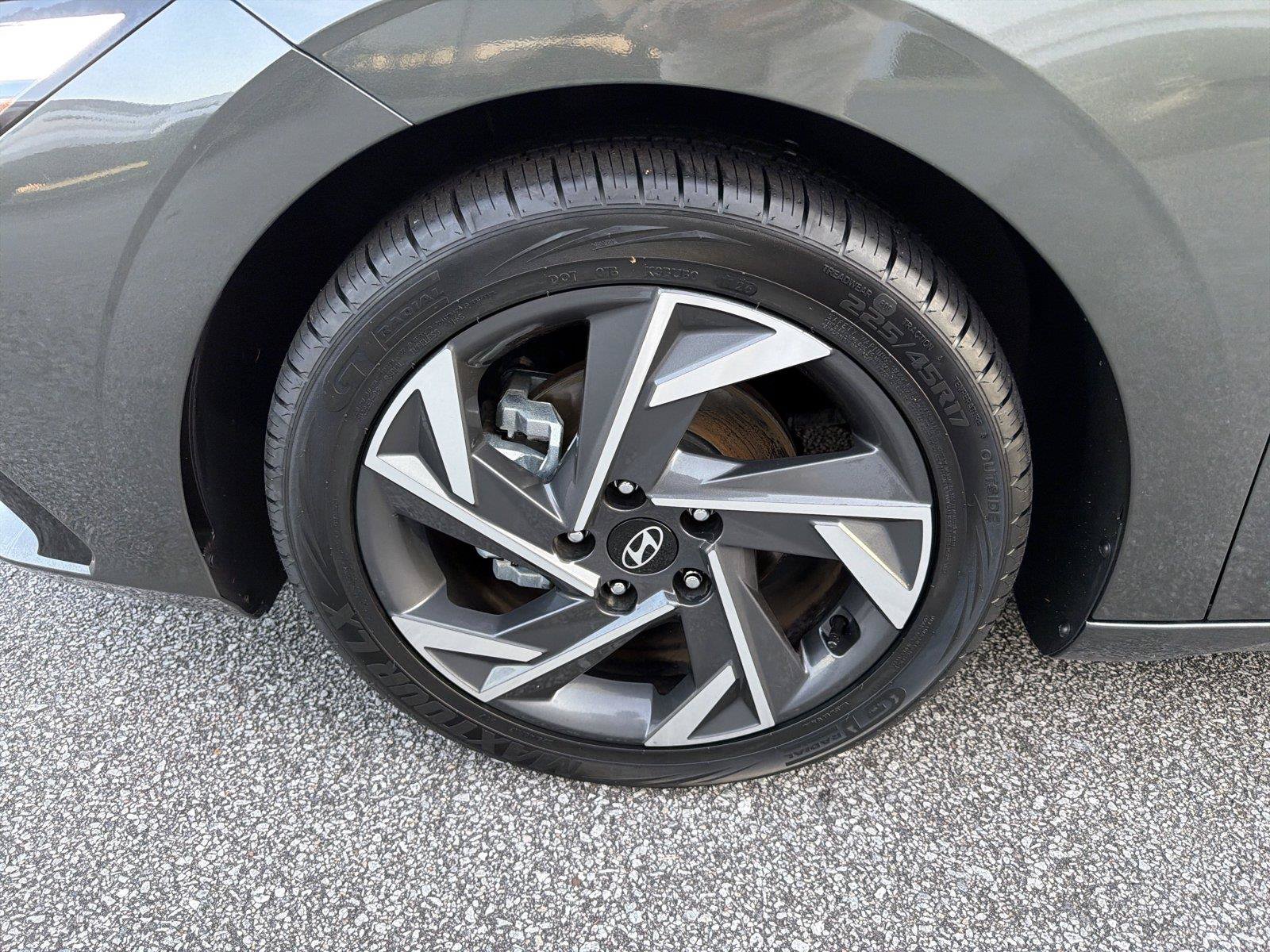 Used 2024 Hyundai Elantra Limited FWD image 10