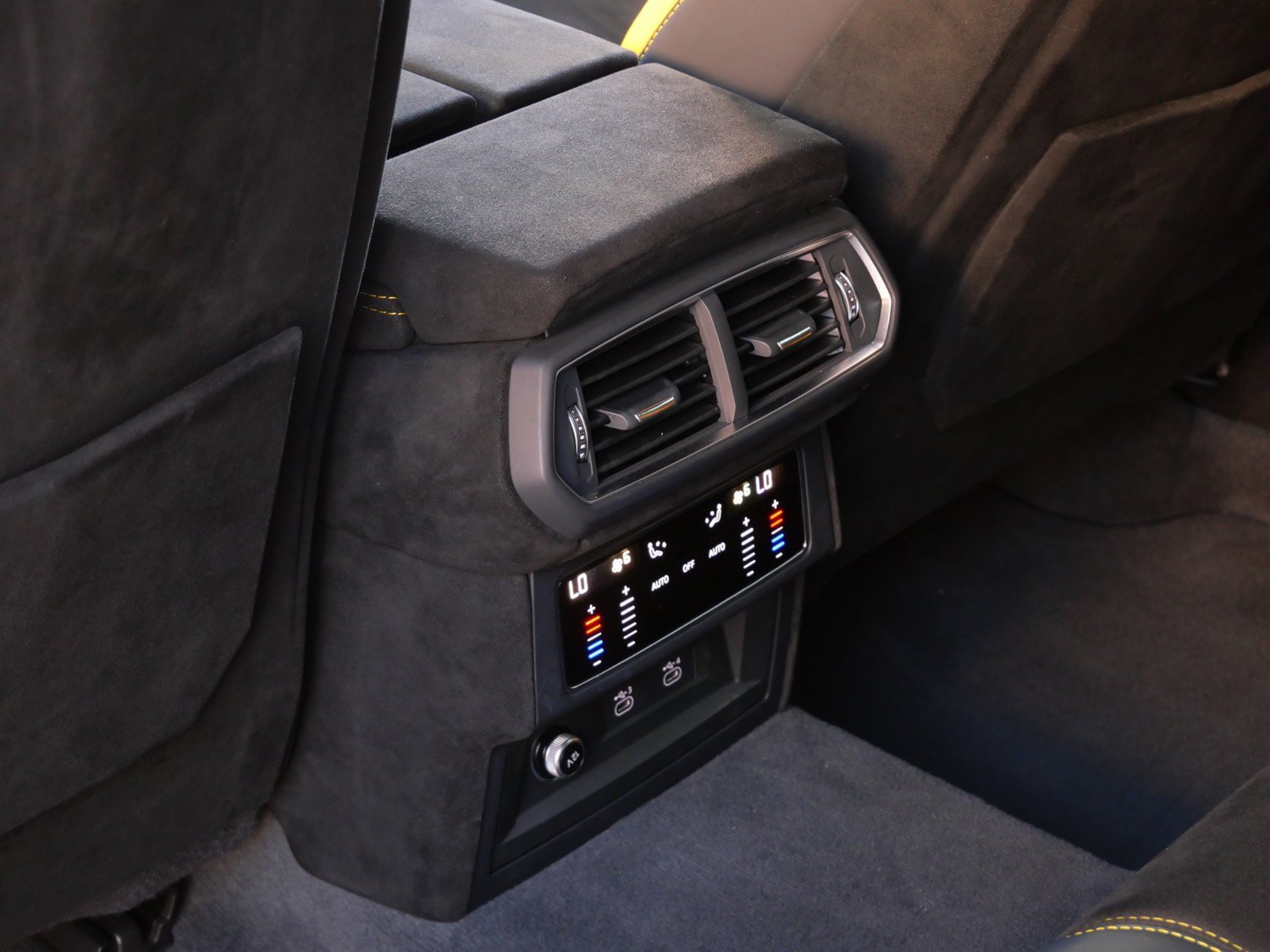 Used 2024 Lamborghini Urus Performante image 18