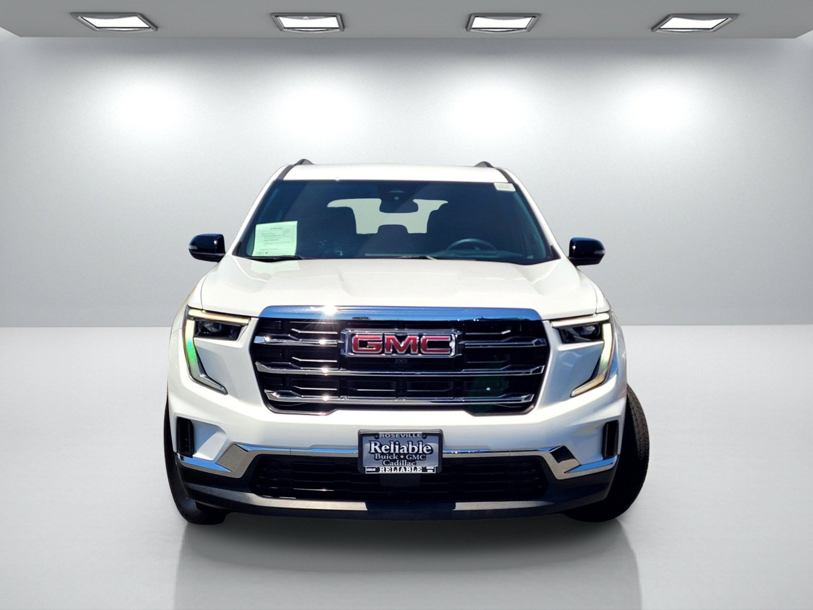 Used 2025 GMC Acadia Elevation FWD image 2