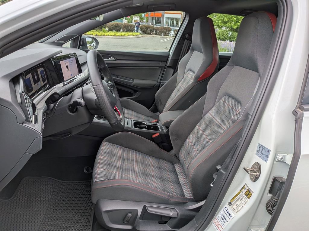 Used 2022 Volkswagen GTI SE FWD image 21