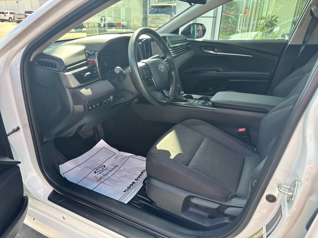 Used 2025 Toyota Camry LE image 10