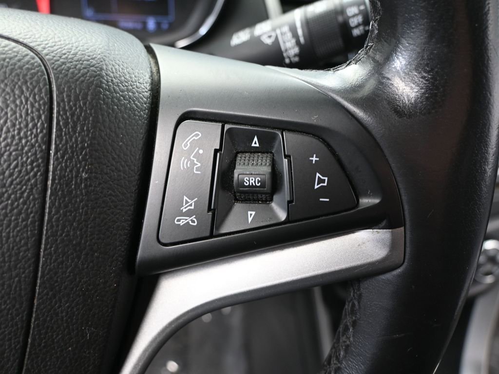 Used 2020 Chevrolet Trax LT w/ LT Convenience Package image 29