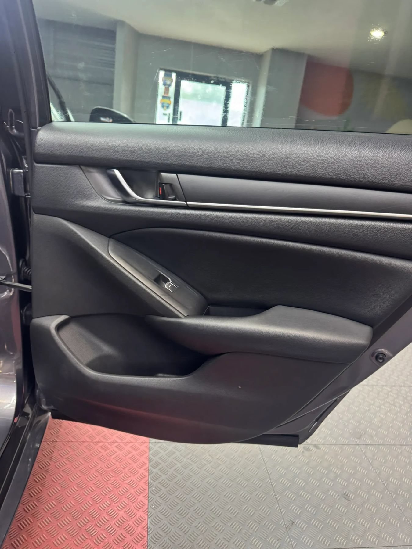 Used 2018 Honda Accord Sport image 23