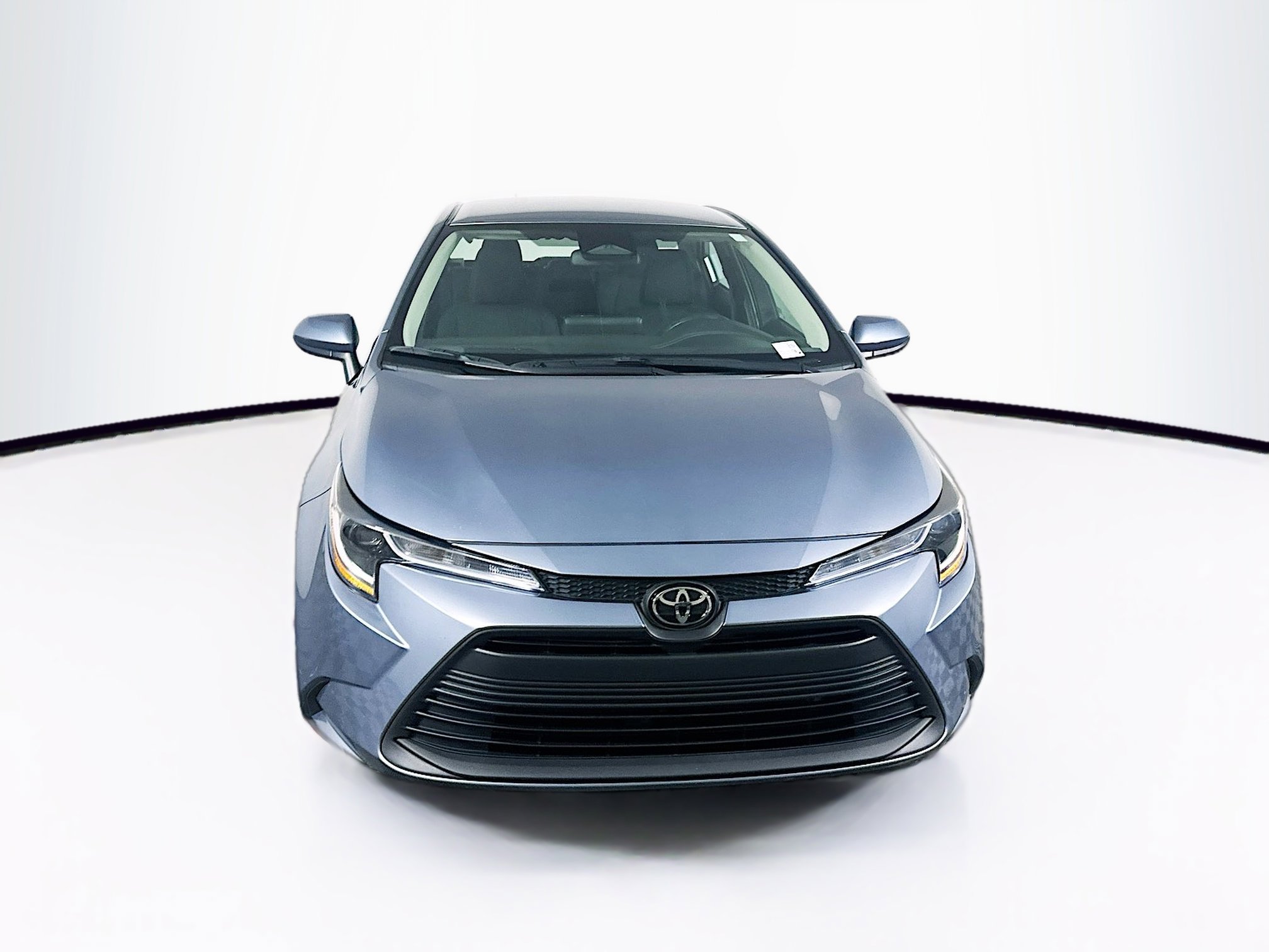 Used 2024 Toyota Corolla LE image 2