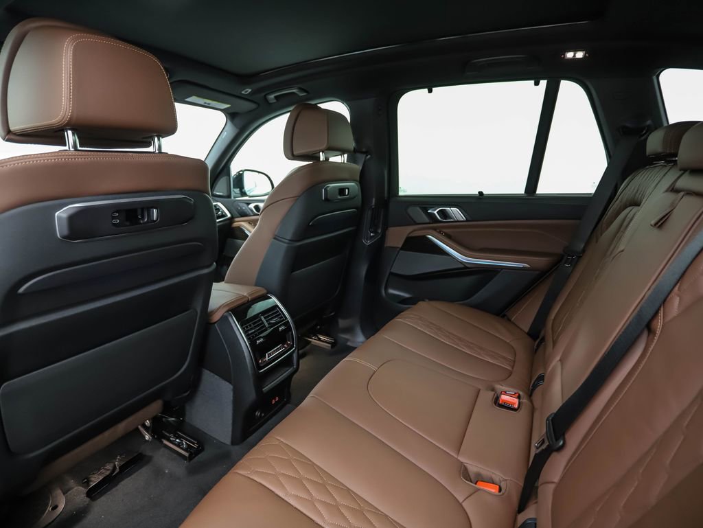 New 2026 BMW X5 xDrive50e w/ Executive Package image 21