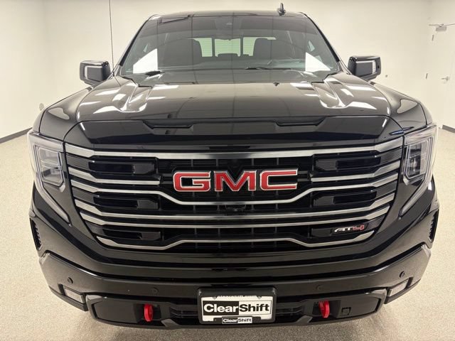 Used 2025 GMC Sierra 1500 AT4 w/ Technology Package AWD/4WD image 3
