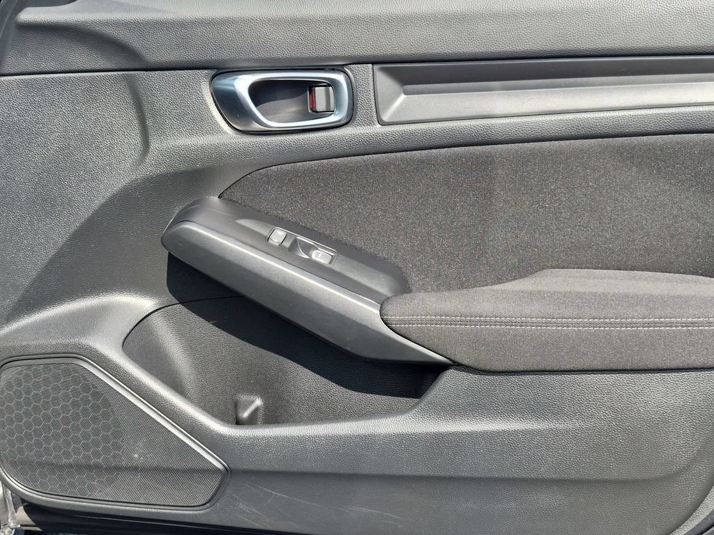Used 2025 Honda Civic Sport image 32