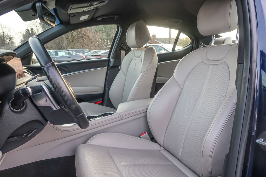 Used 2023 Genesis G70 2.0T image 26