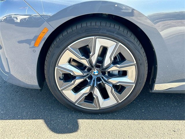Certified 2024 BMW i7 xDrive60 image 11