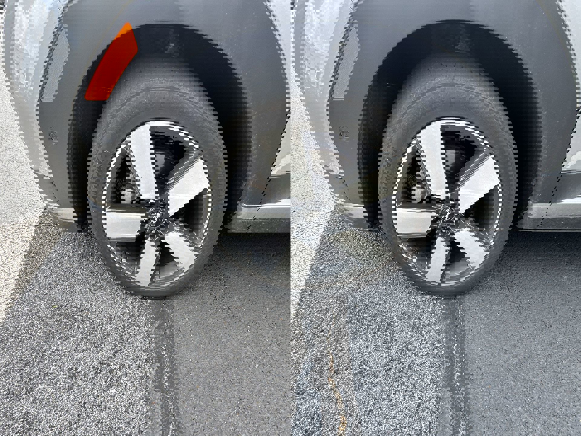 Used 2024 Hyundai Santa Fe Limited image 2