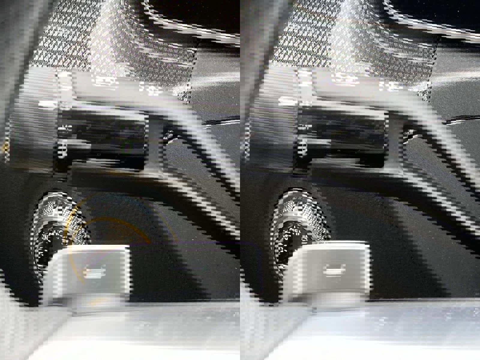 Used 2024 Mercedes-Benz CLE 300 4MATIC Coupe image 18