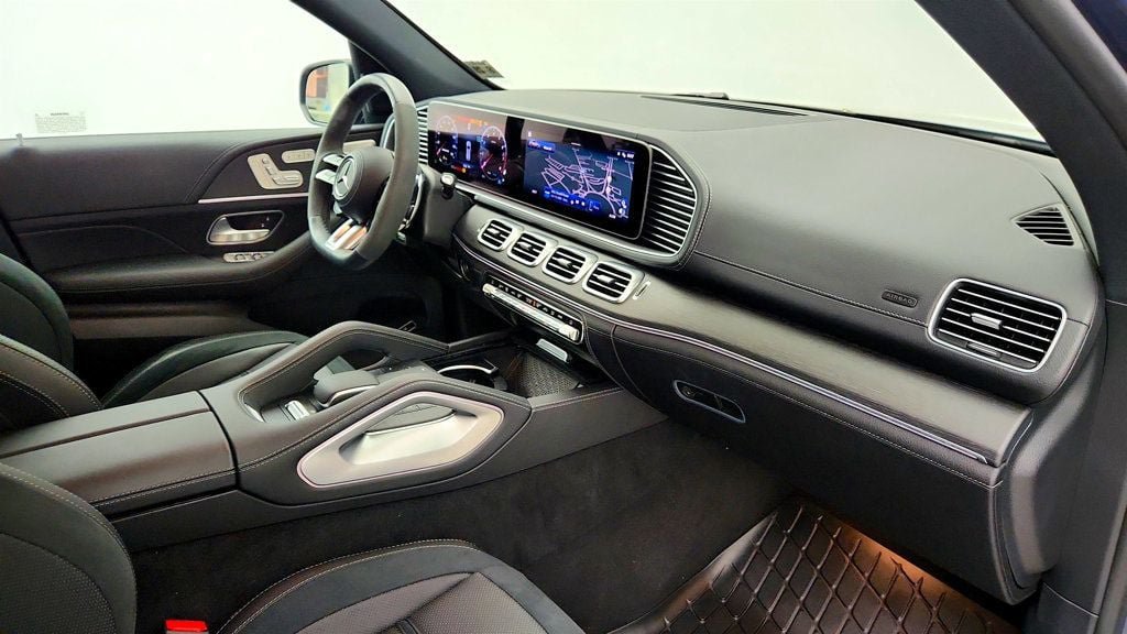 Used 2024 Mercedes-Benz GLE 53 AMG 4MATIC image 25