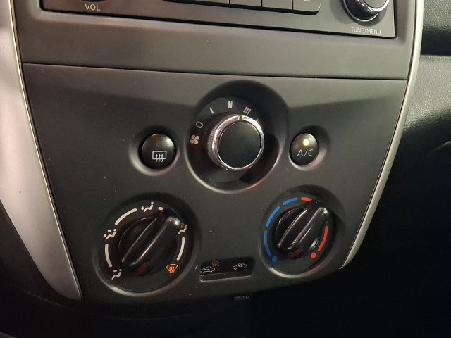 Used 2016 Nissan Versa SV FWD image 14