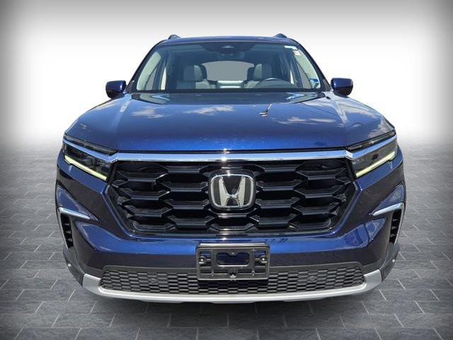 Used 2025 Honda Pilot Touring image 2