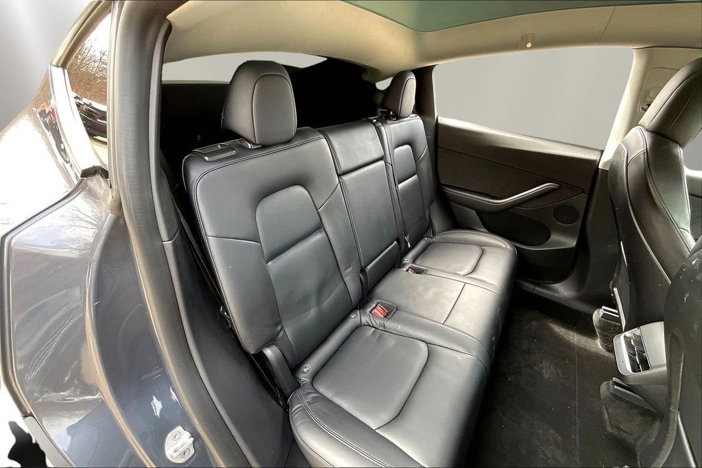 Used 2021 Tesla Model Y Long Range image 24