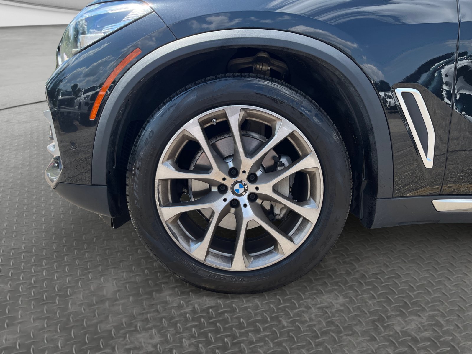 Used 2021 BMW X5 xDrive40i w/ Convenience Package AWD/4WD image 16