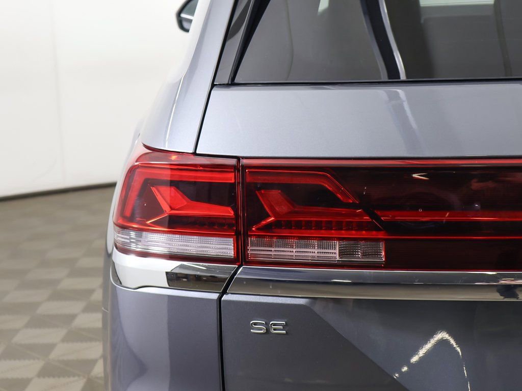 Used 2025 Volkswagen Atlas SE image 16