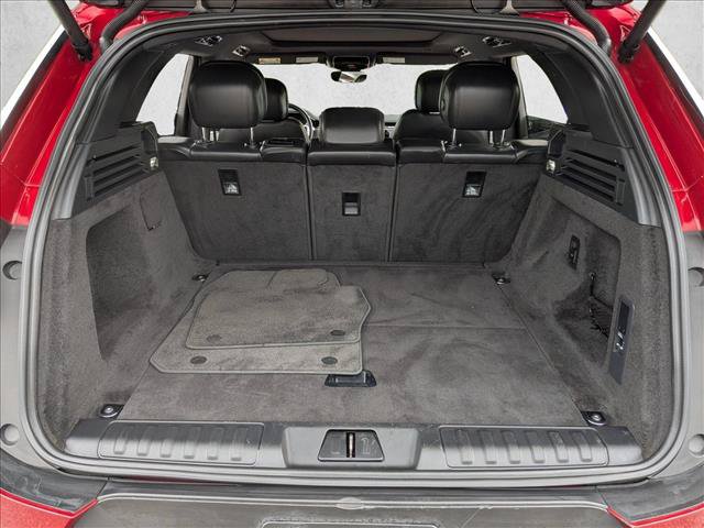 Used 2025 Land Rover Range Rover Sport SE AWD/4WD image 6