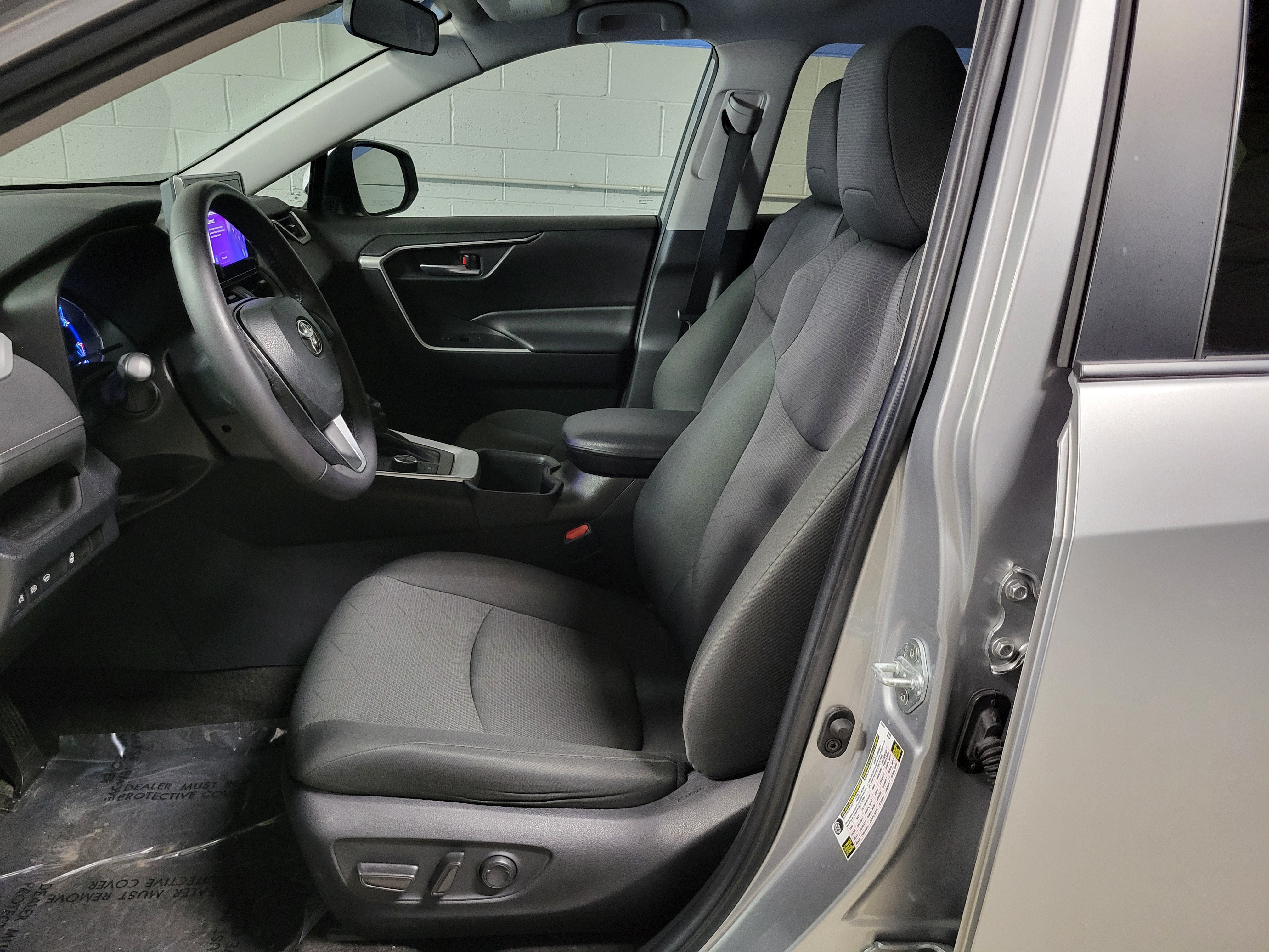 Used 2023 Toyota RAV4 XLE w/ XLE Grade Weather Package AWD/4WD image 15