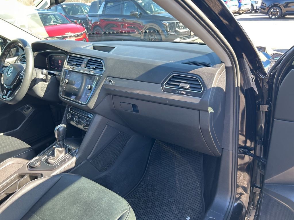 Used 2021 Volkswagen Tiguan SEL image 28