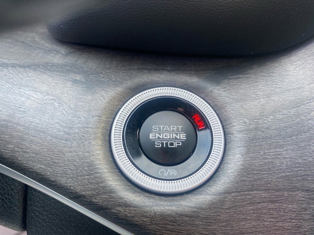 New 2025 Jeep Grand Cherokee Limited w/ Black Appearance Package image 29