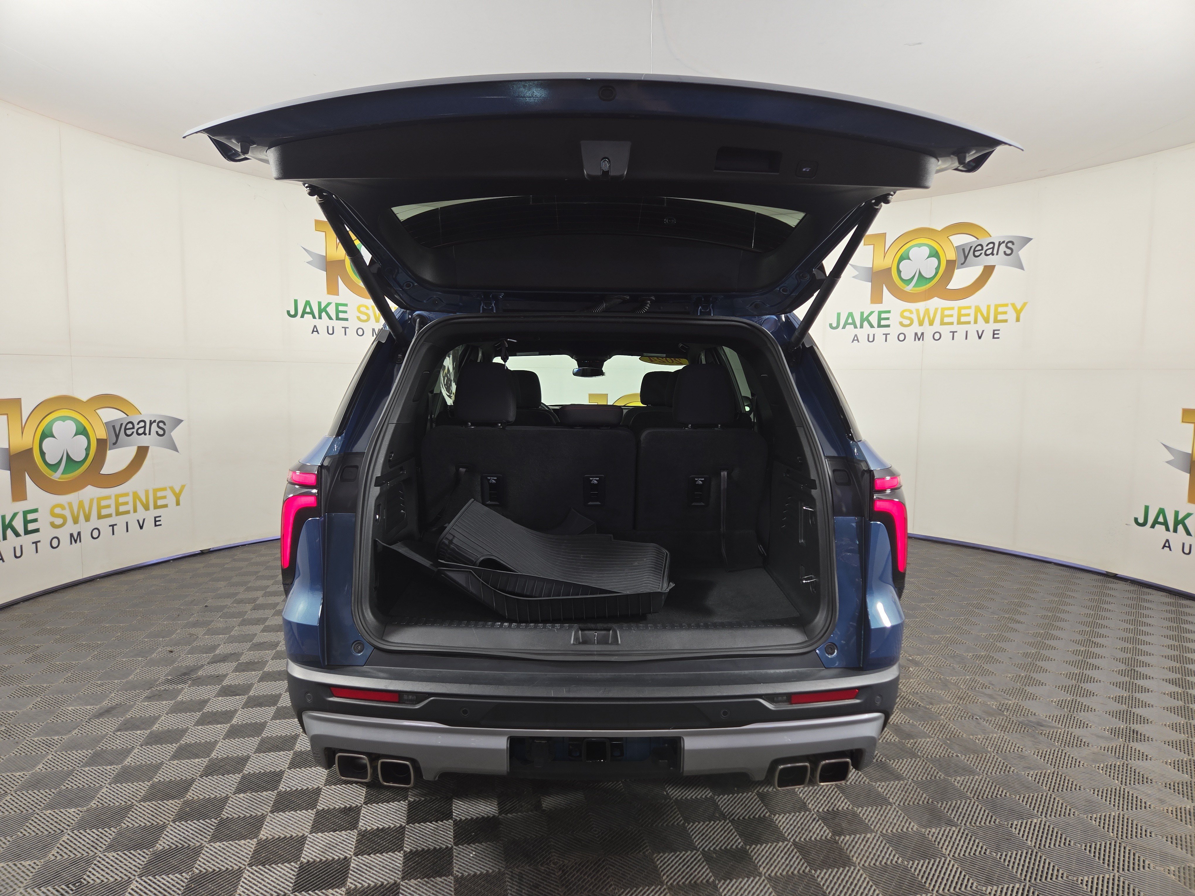 Certified 2024 Chevrolet Traverse Z71 w/ LPO, Floor Liner Package AWD/4WD image 33