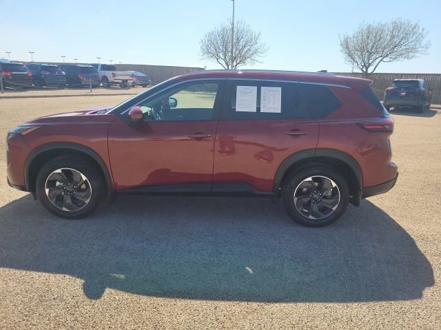 Used 2025 Nissan Rogue SV w/ SV Premium Package image 9