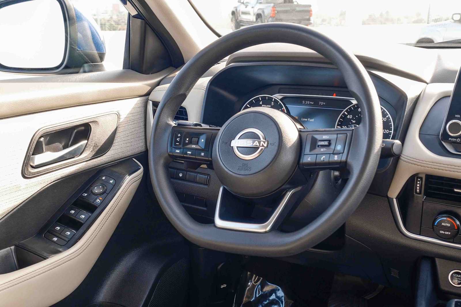 Used 2023 Nissan Rogue SV FWD image 17