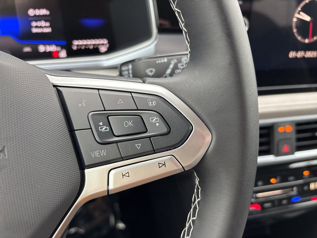 New 2025 Volkswagen Taos SE image 16