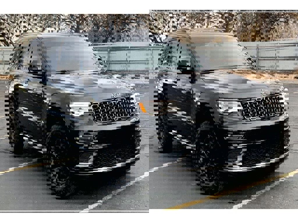 Used 2020 Jeep Grand Cherokee Limited X image 2