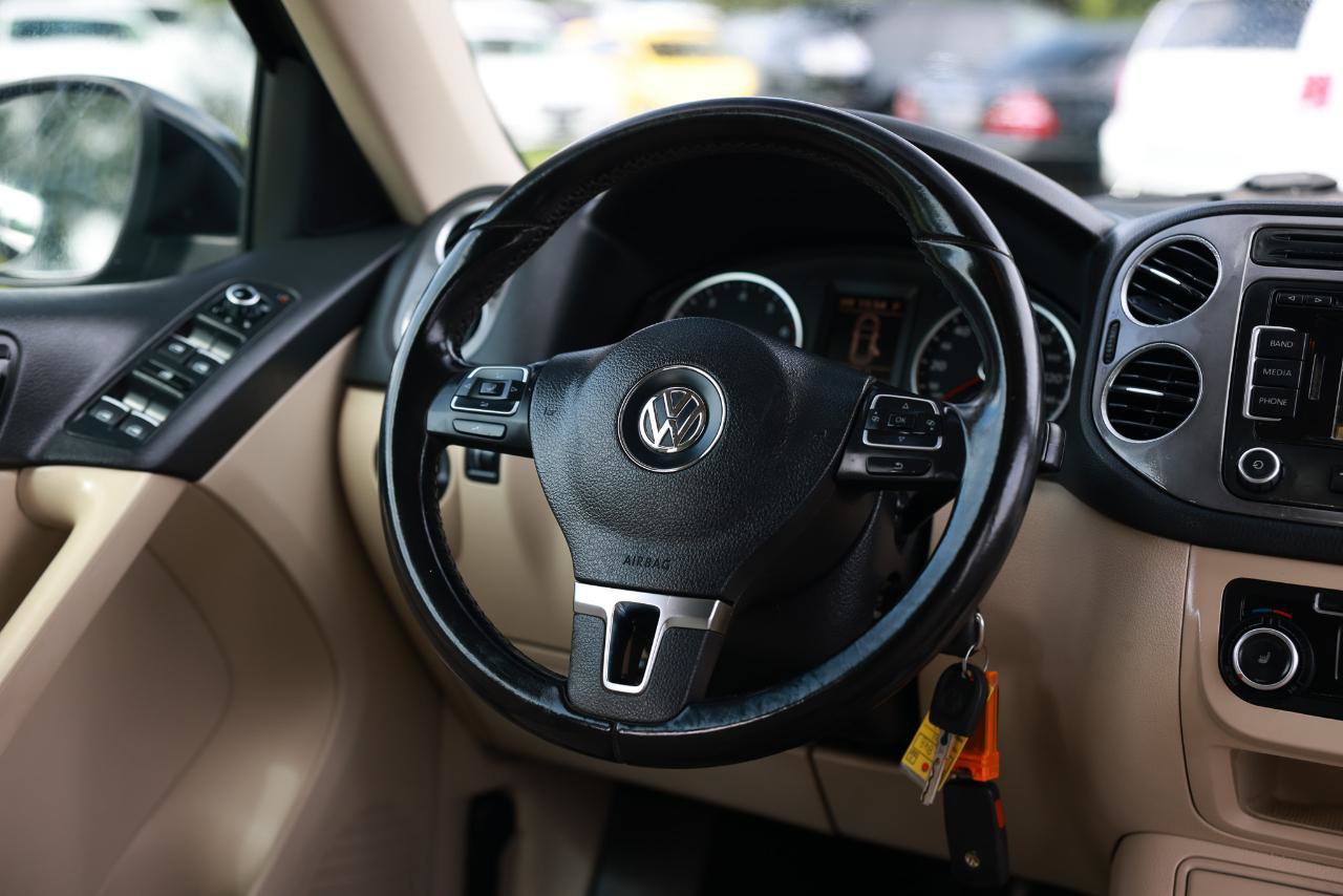 Used 2011 Volkswagen Tiguan SE FWD image 29