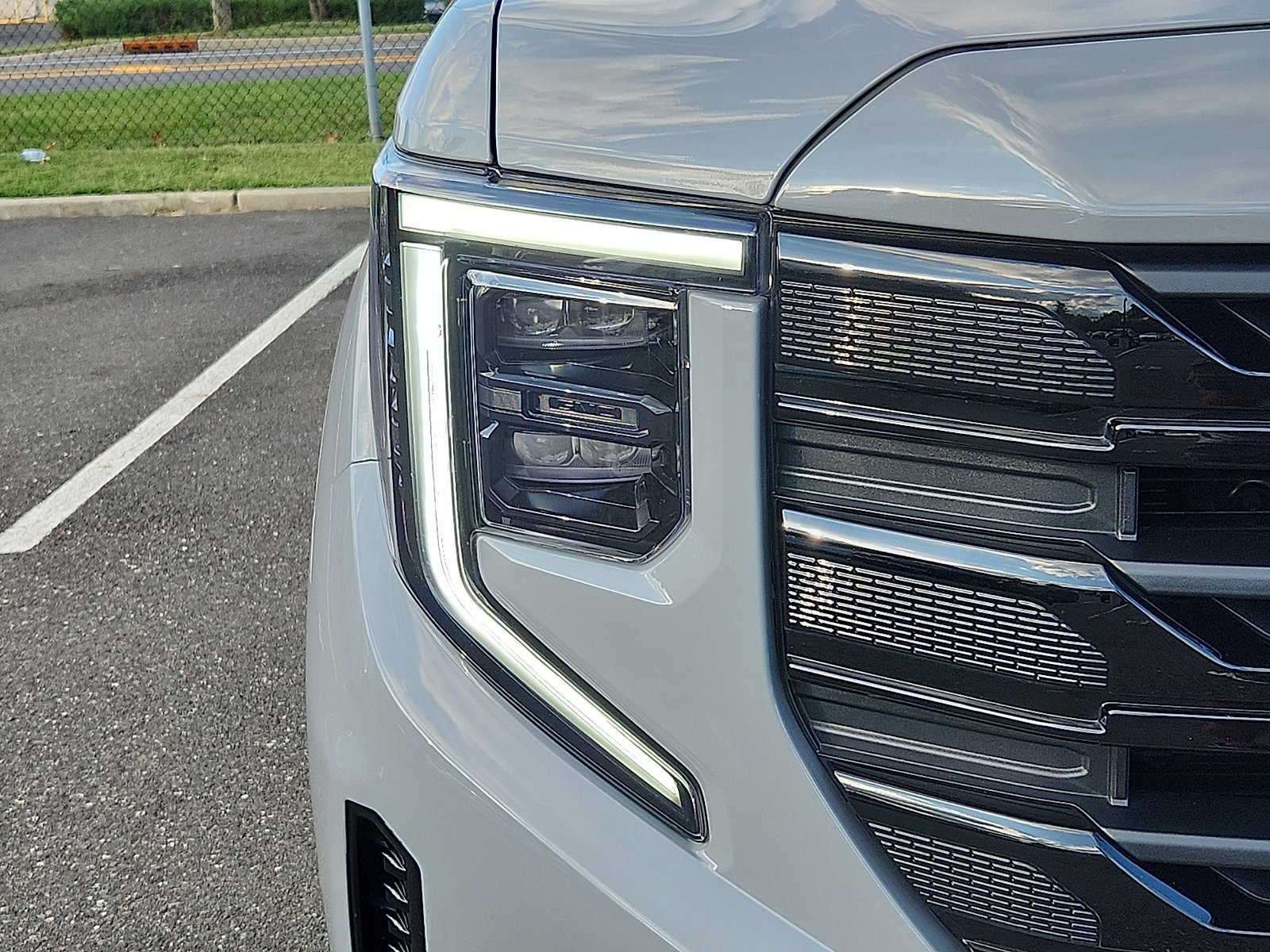 Used 2024 GMC Sierra 1500 Elevation AWD/4WD image 9