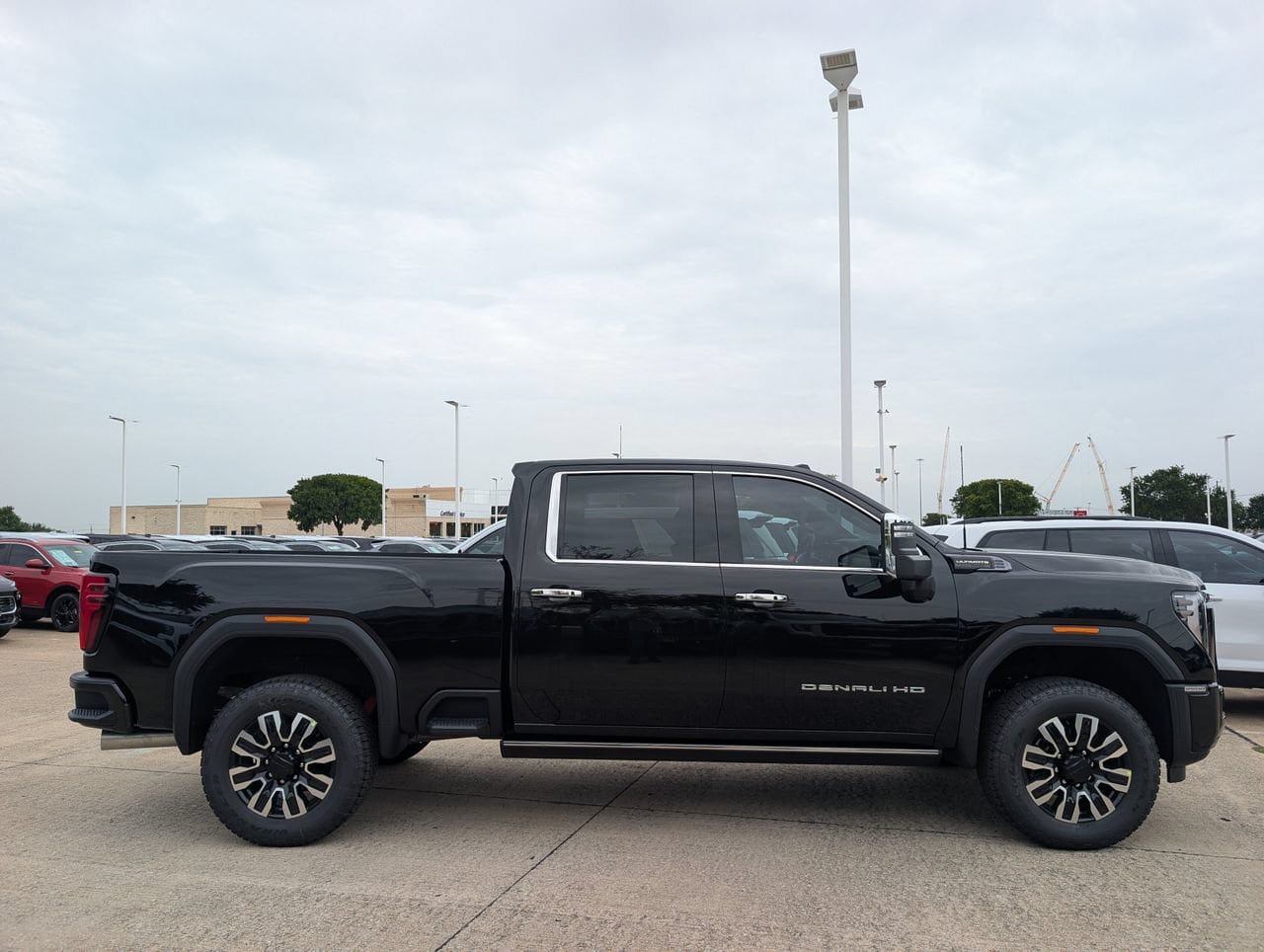 New 2026 GMC Sierra 2500 Denali Ultimate AWD/4WD image 3