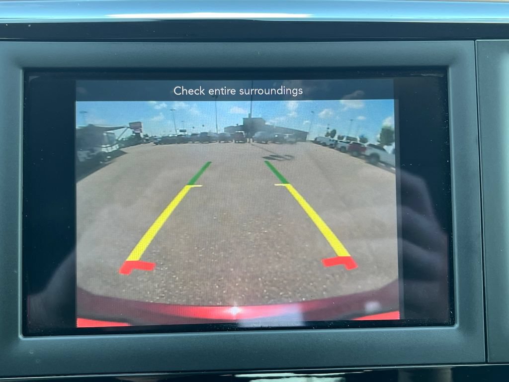 Used 2018 Chrysler Pacifica L FWD image 25