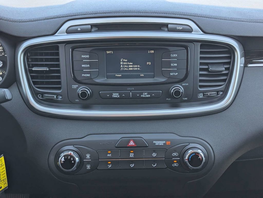 Used 2016 Kia Sorento LX image 18