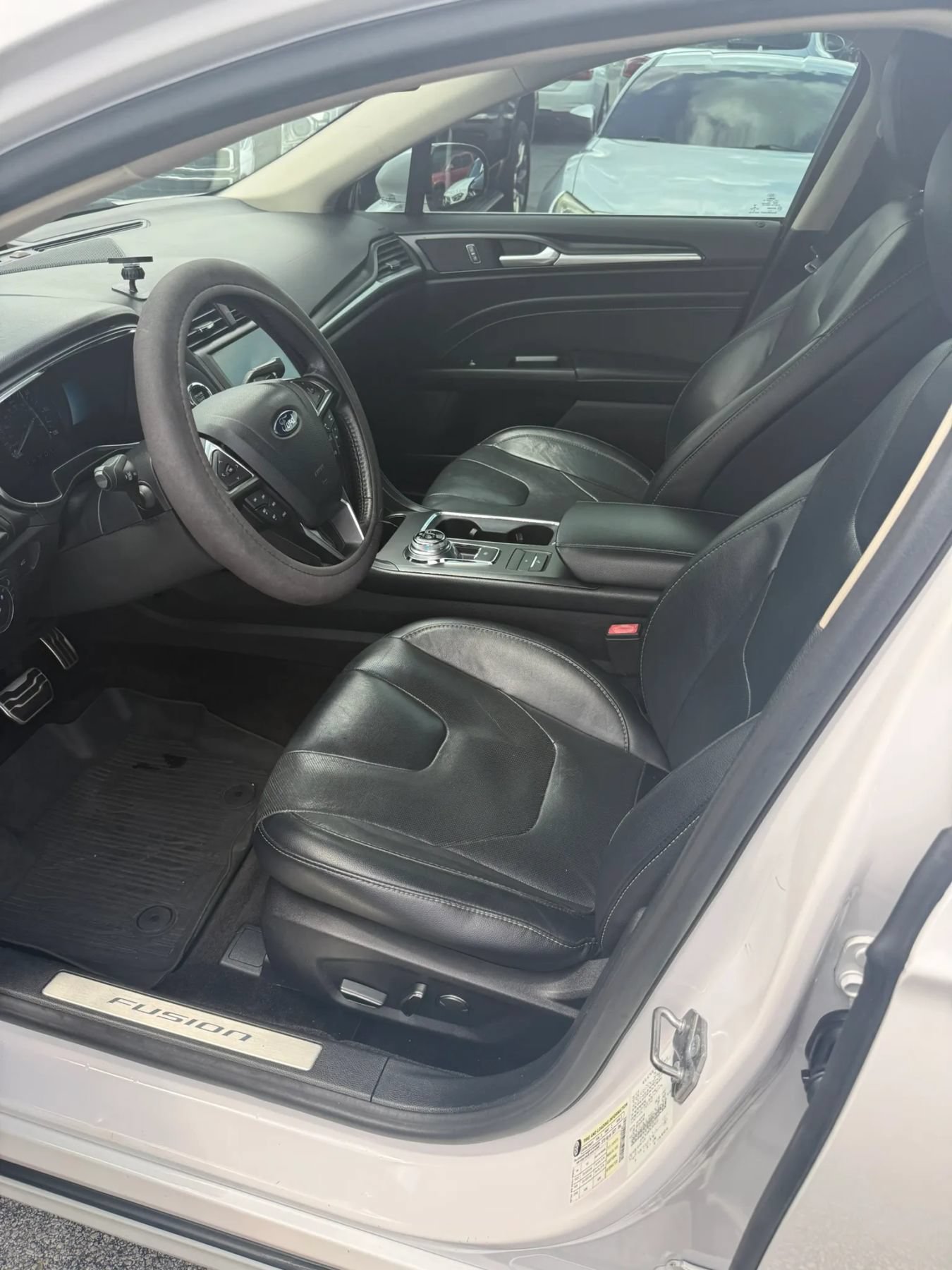Used 2017 Ford Fusion Energi Titanium FWD image 9