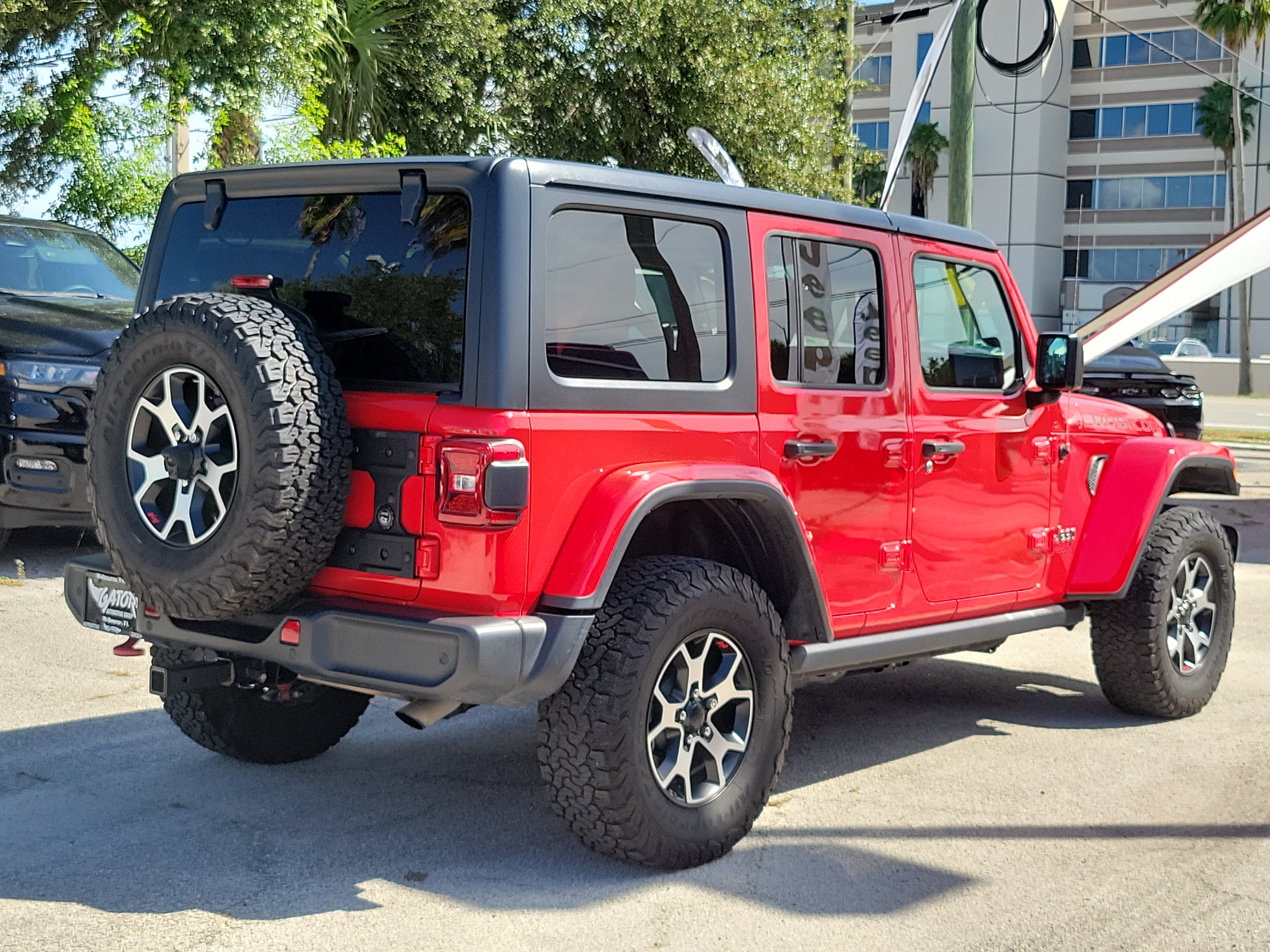Used 2021 Jeep Wrangler Unlimited Rubicon w/ Safety Group AWD/4WD image 4