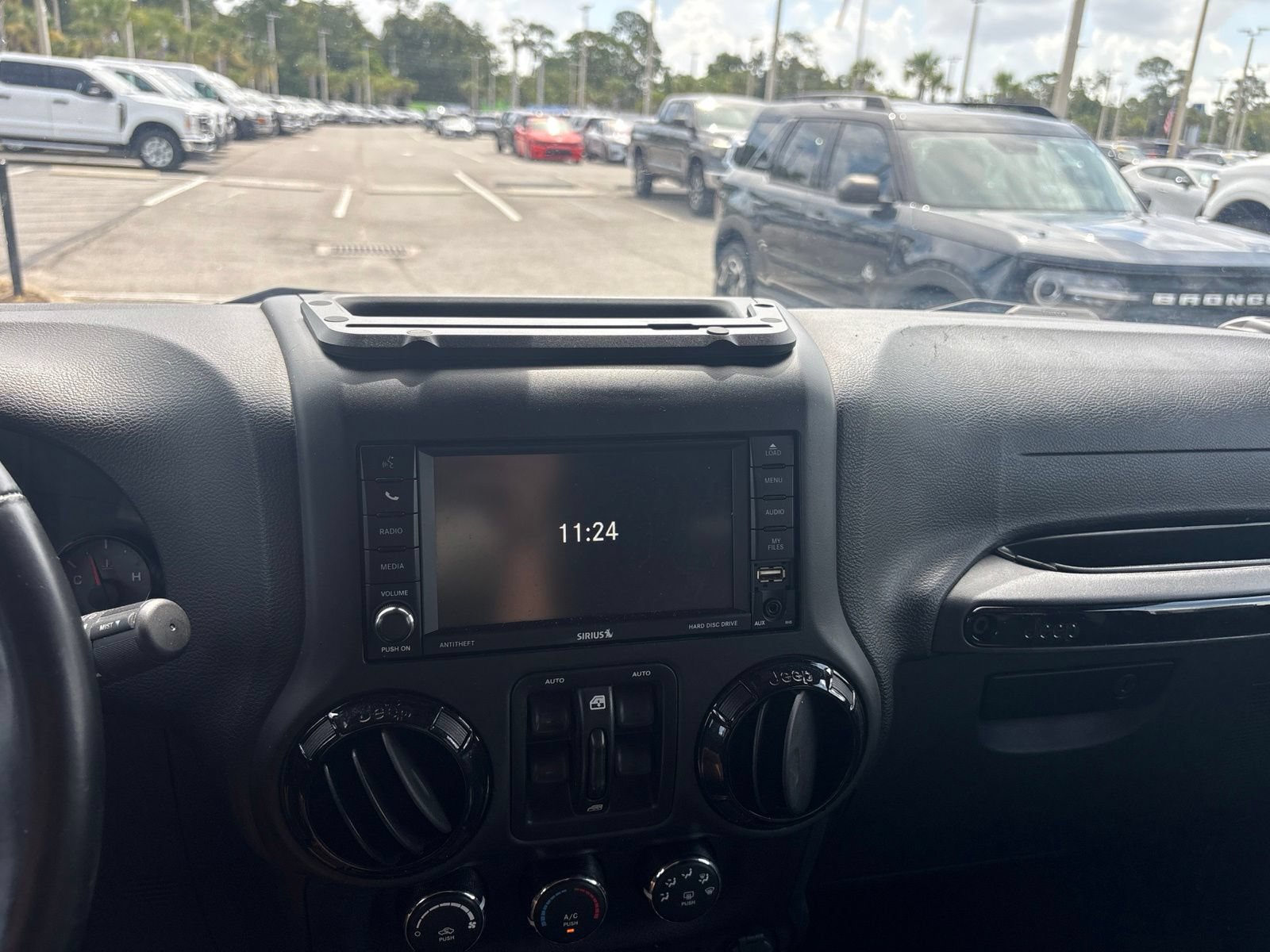 Used 2016 Jeep Wrangler Unlimited Sahara AWD/4WD image 22