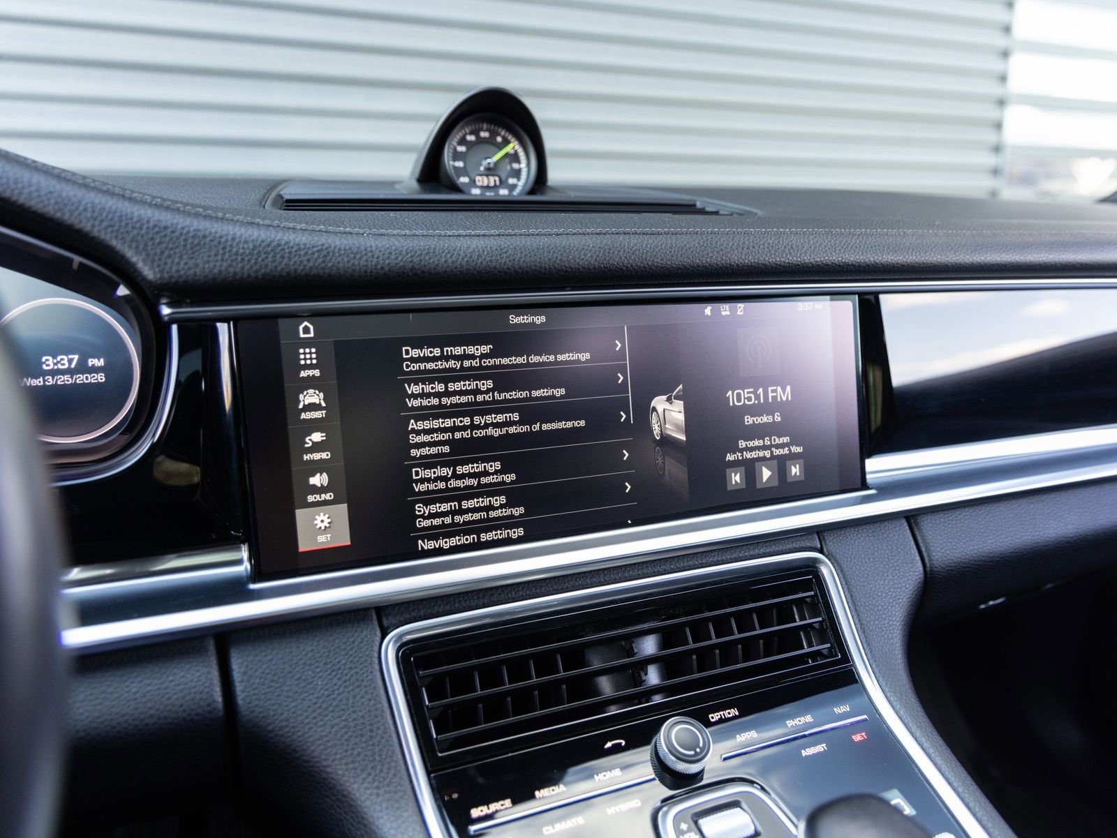 Used 2018 Porsche Panamera 4 image 16