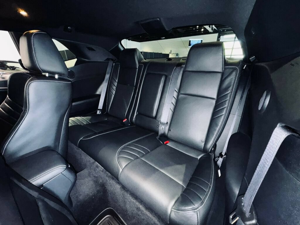 Used 2016 Dodge Challenger SRT Hellcat RWD image 12