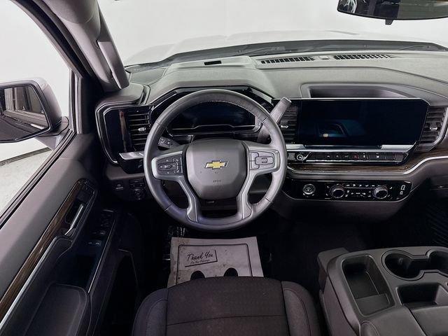 Used 2024 Chevrolet Silverado 1500 LT image 22