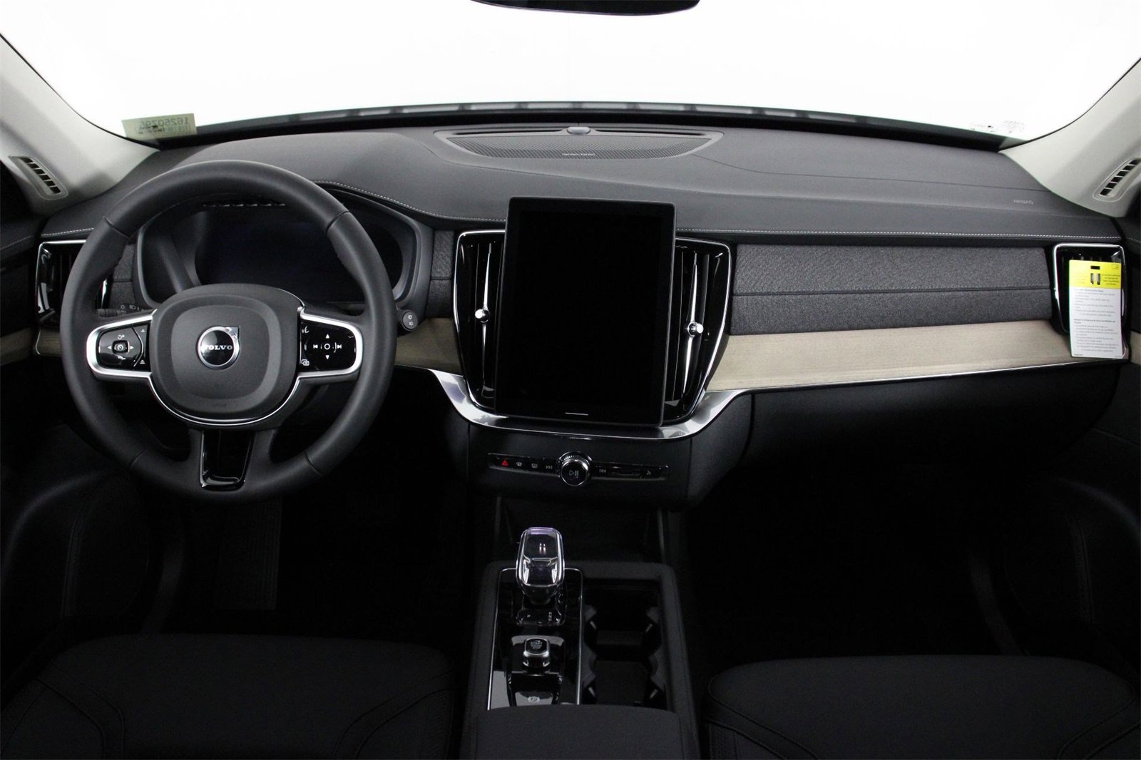 New 2025 Volvo XC90 B6 Plus image 5